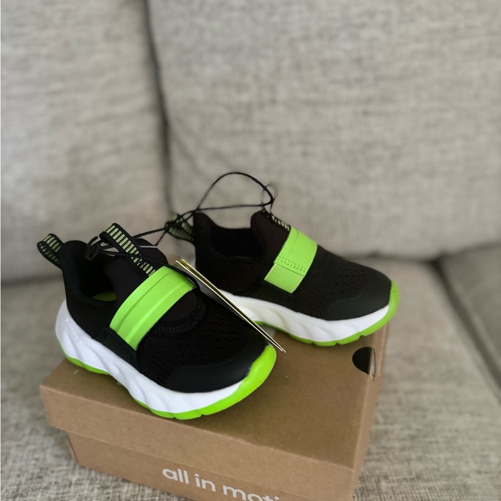 All in Motion Kids Black and Green Shoes - Picture 2 of 3